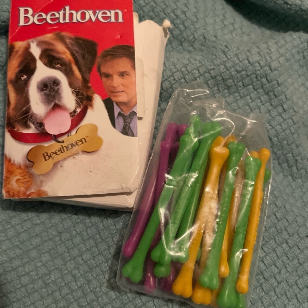 2005 Universal Beethoven Pick Up Bones Game